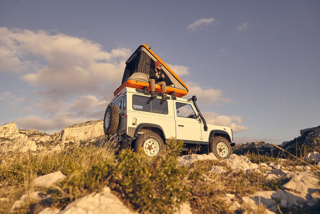 Location Land Rover Defender avec tente de toit