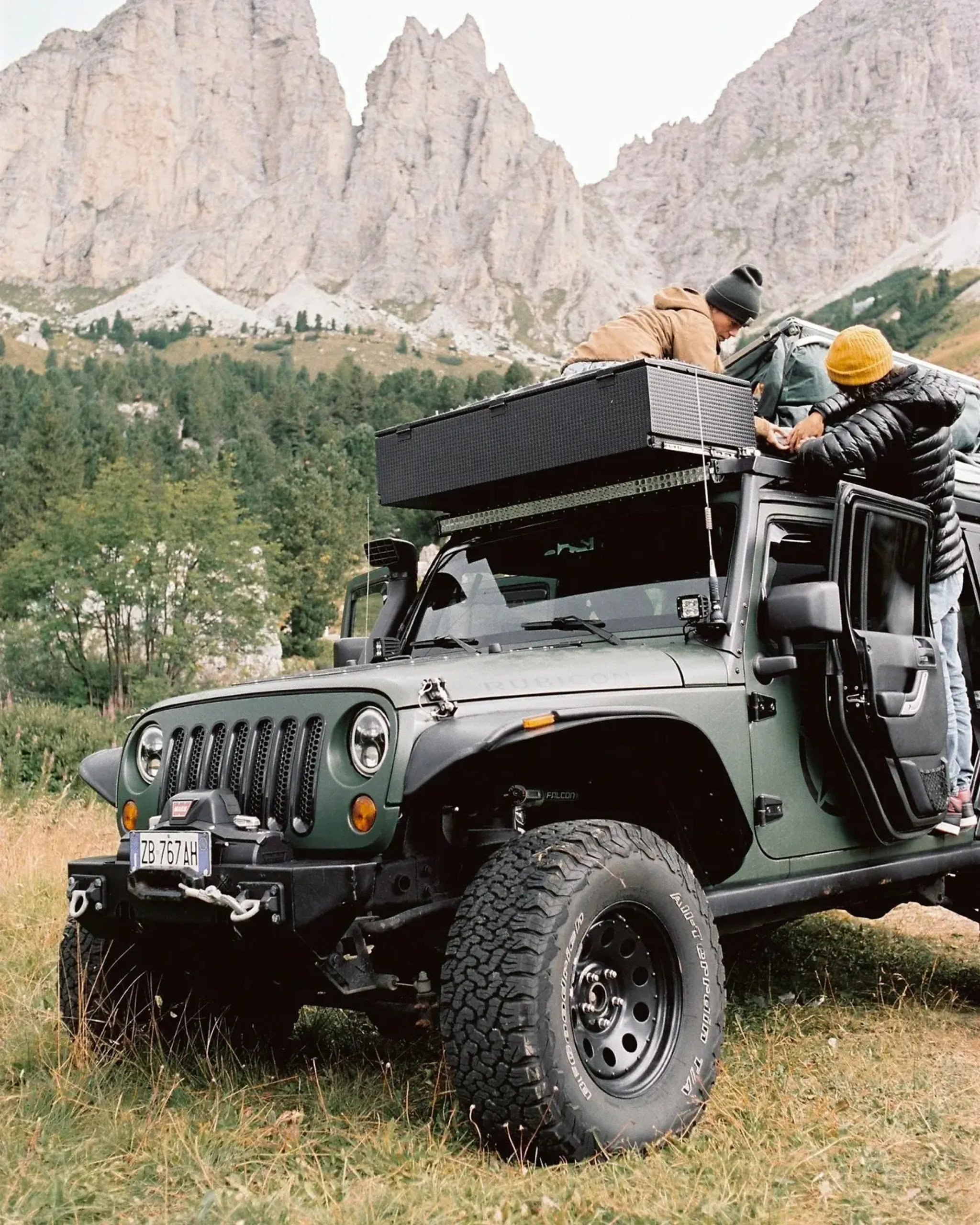 Location Jeep Wrangler Rubicon Overland Voyage Dolomites 4x4 tente de toit