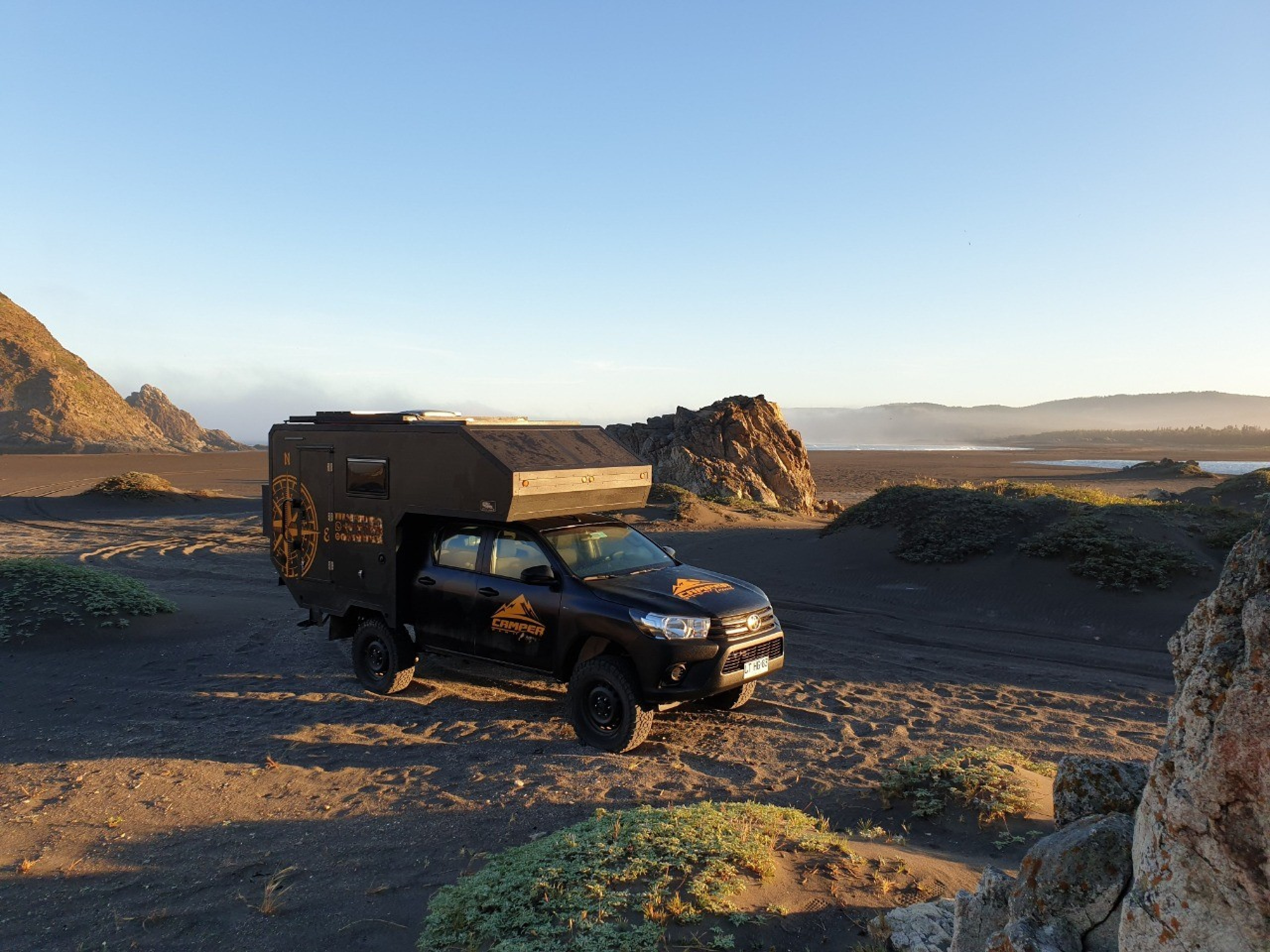 Hilux Double Cab Chiloe 4x4 Camper (5pers)