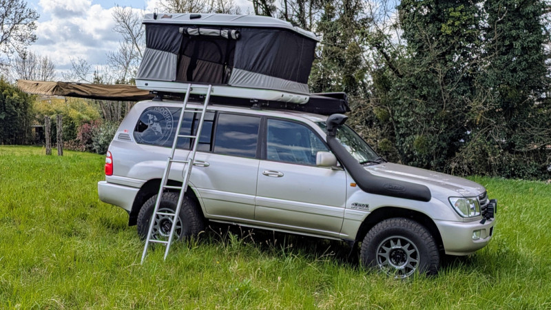 TOYOTA TOYOTA LAND CRUISER HDJ 100