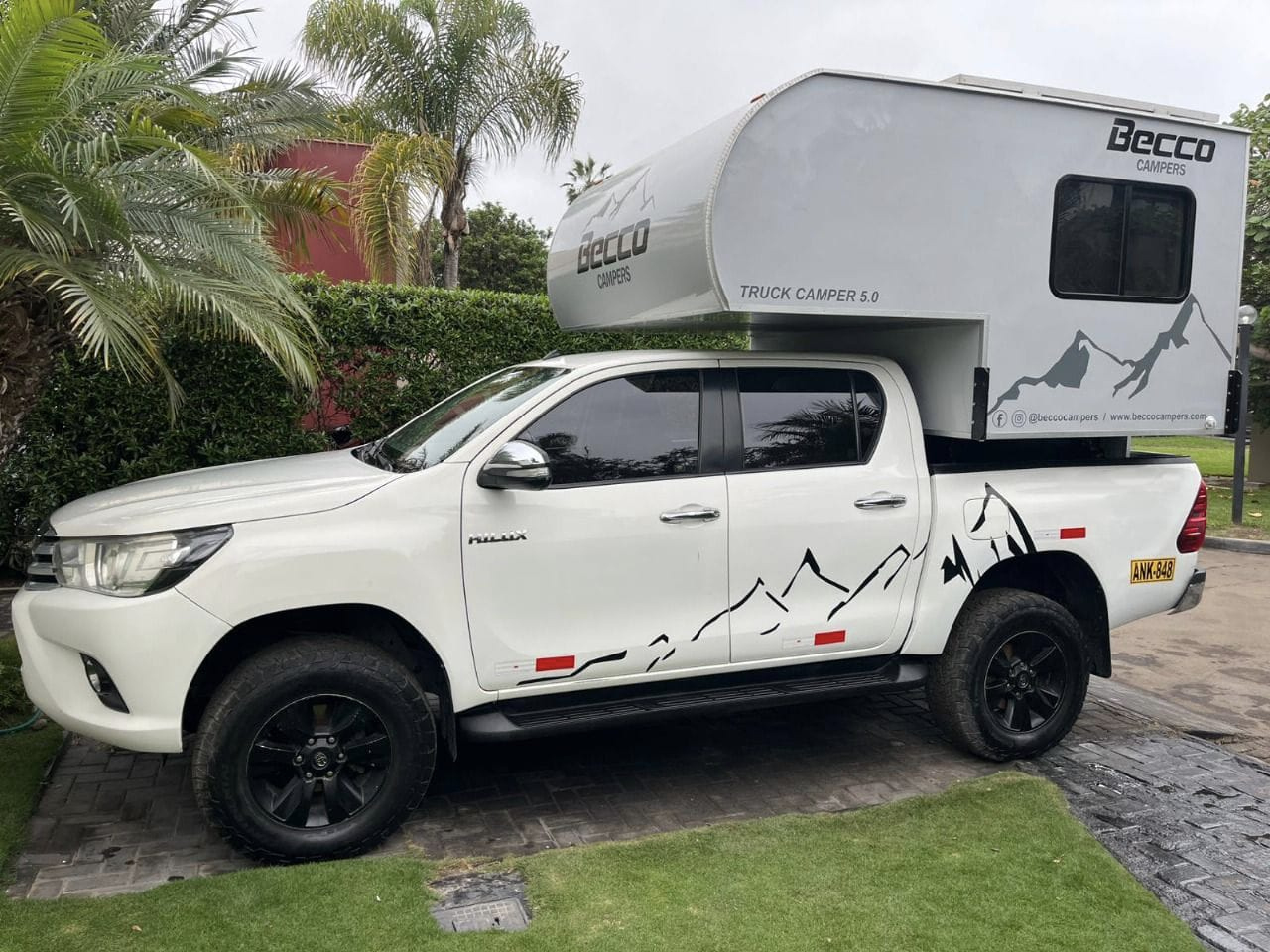 Hilux Machu Picchu Camper 