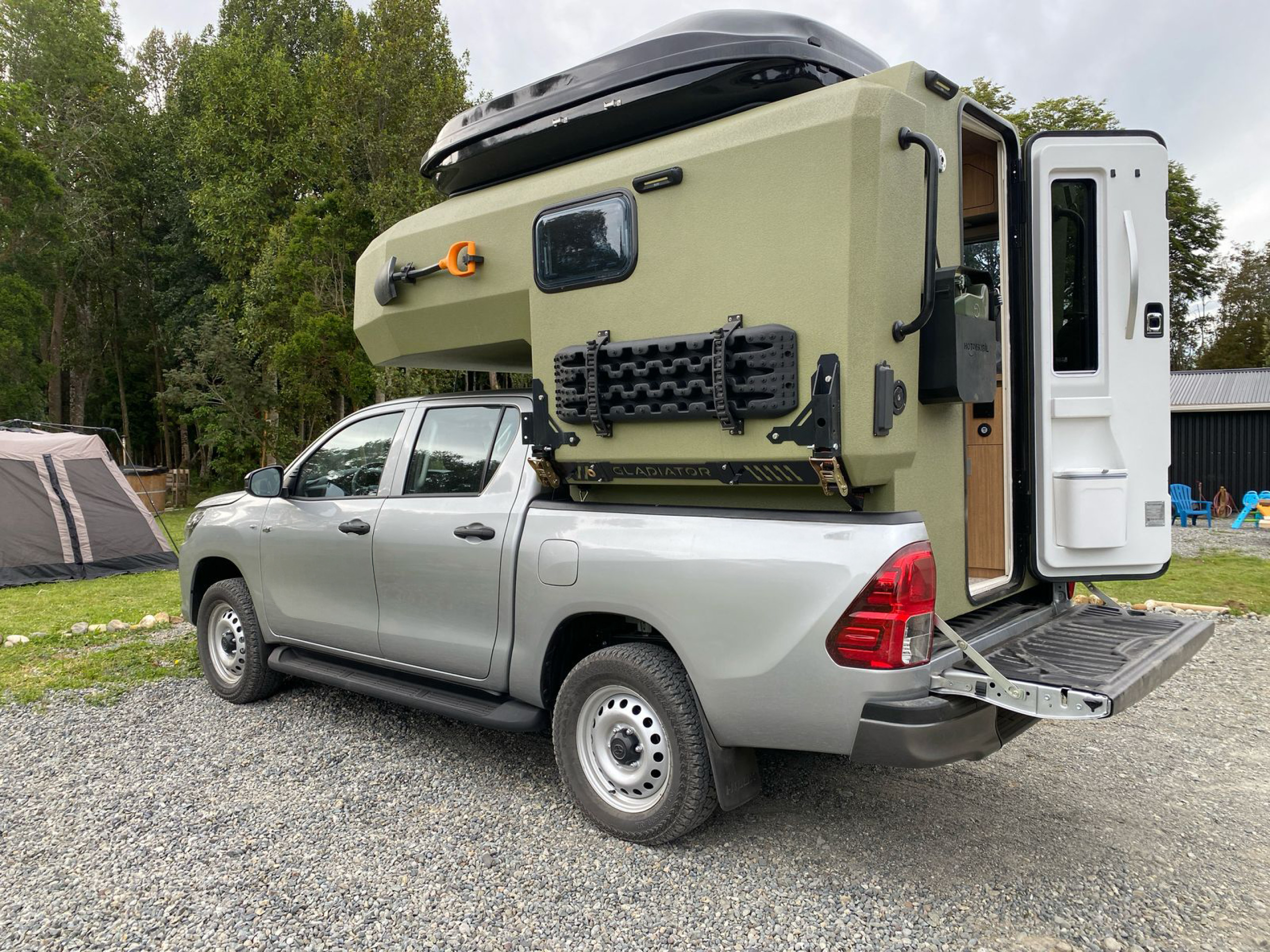 Gladiator Green Toyota Hilux Agustín